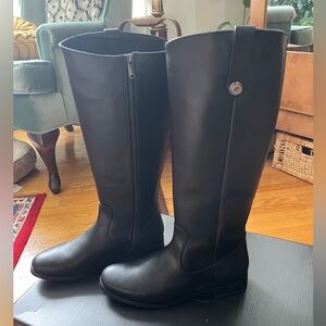 BNIB Thursday Boots- Crown- Size 10